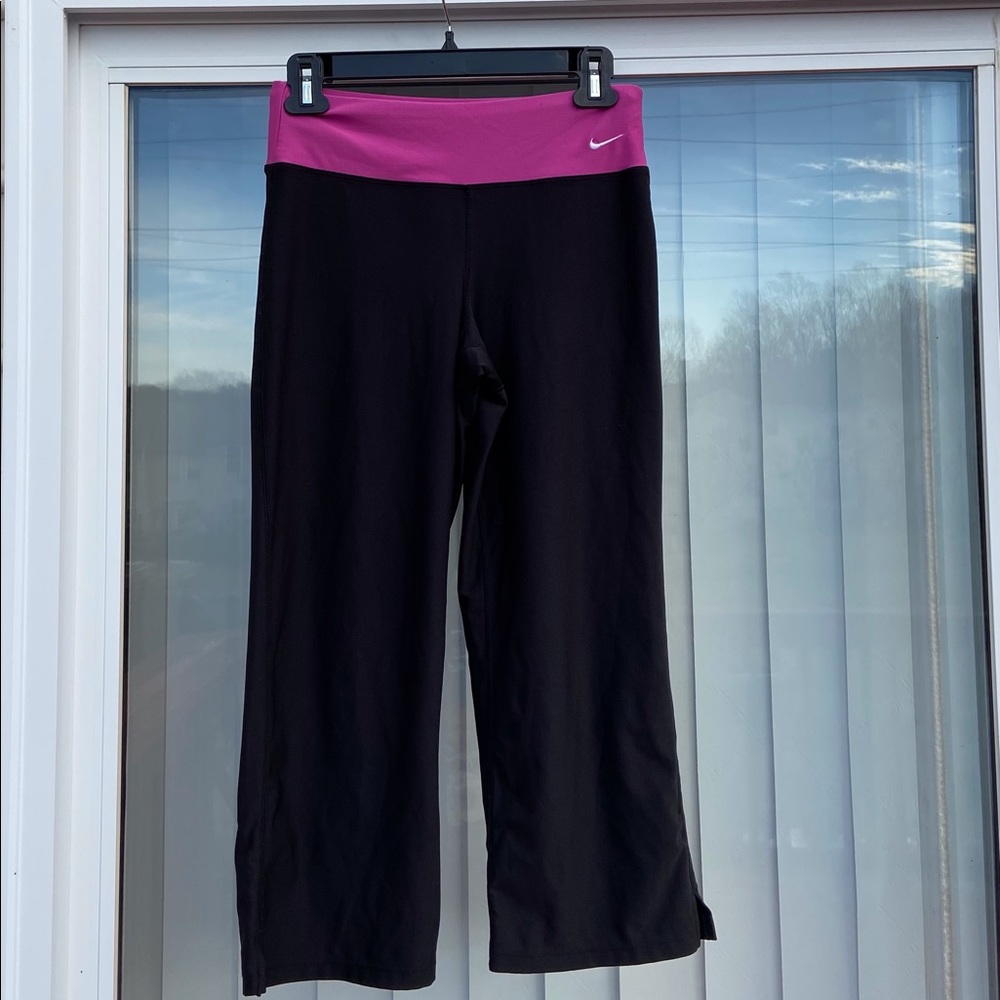 Nike yoga pants size XS ( 0-2). - Picture 3 of 16
